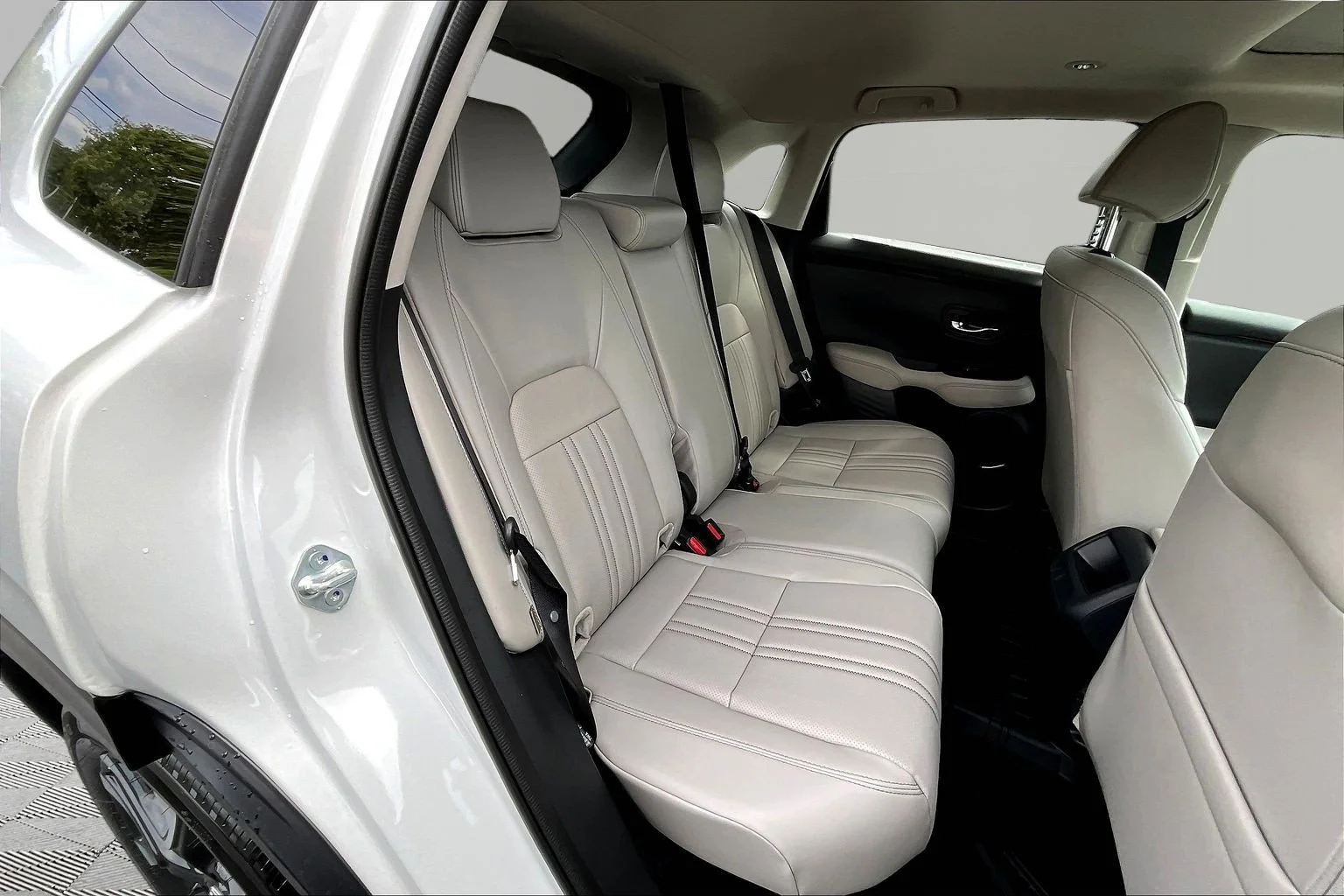 New 2027 Platinum White Pearl Honda EX-L image 10