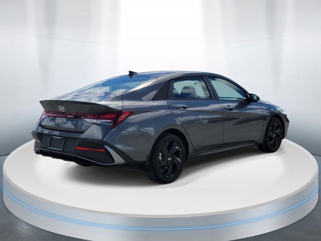 New 2026 Gray Hyundai SEL Sport Plus image 4