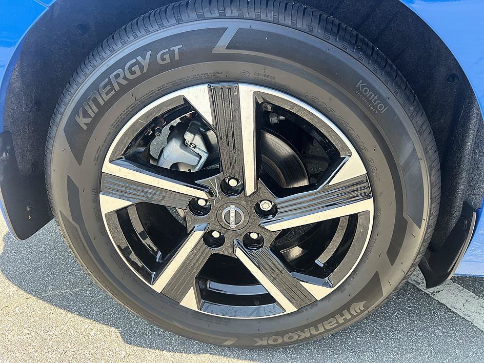 Used 2025 Electric Blue Metallic Nissan SV image 11