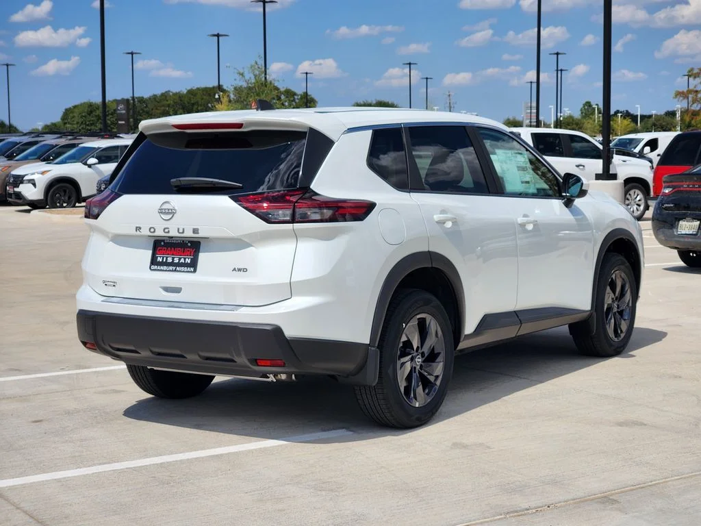 New 2026 Everest White Pearl TriCoat Nissan SV image 5