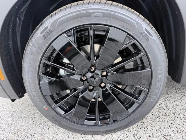 New 2026 Black Mitsubishi LE image 15