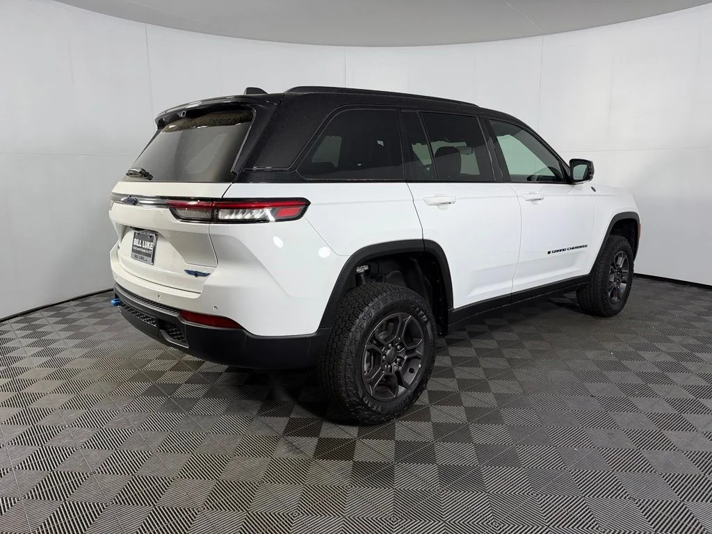 Used 2025 White Jeep Trailhawk 4xe image 7