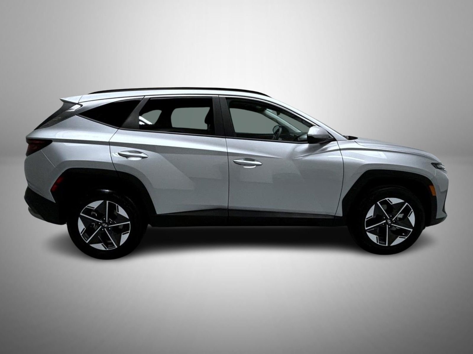Used 2025 Silver Hyundai SEL image 4
