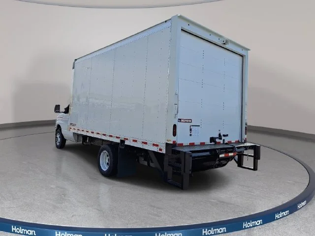 New 2027 Oxford White Ford Base image 5