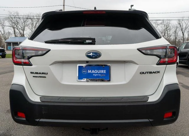 Used 2023 White Subaru Onyx Edition image 7