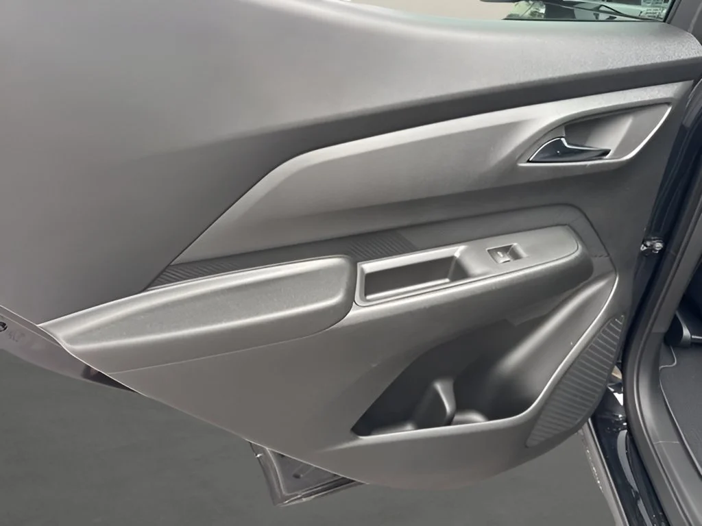 New 2027 Mosaic Black Metallic Chevrolet LT image 18
