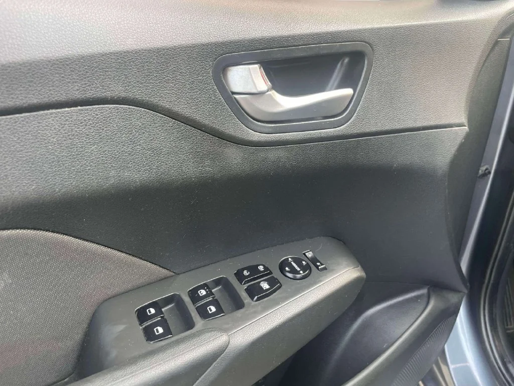 Used 2019 Gray Hyundai SEL image 17