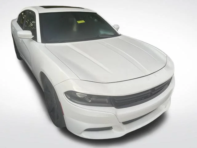 Used 2020 White Dodge SXT image 2