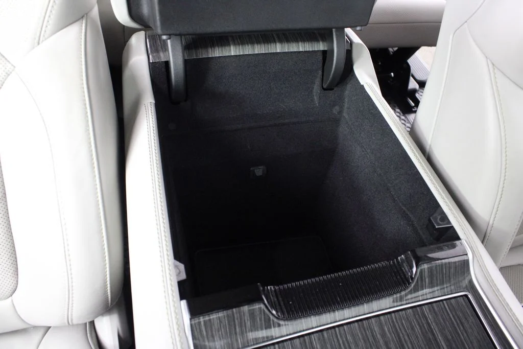 Used 2022 White Jeep Series II image 23