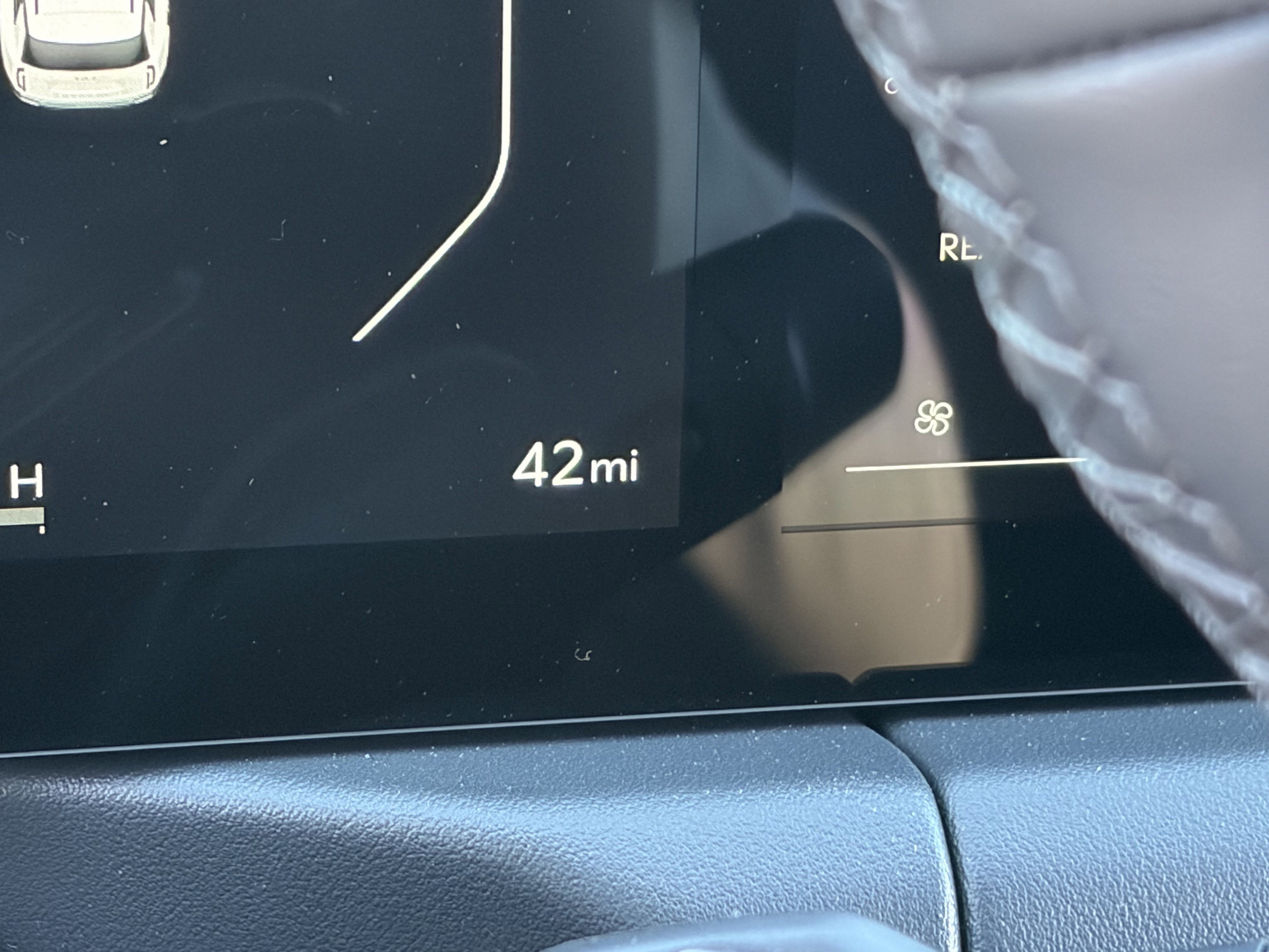 New 2027 Glacial White Pearl Kia X-PRO SX image 31