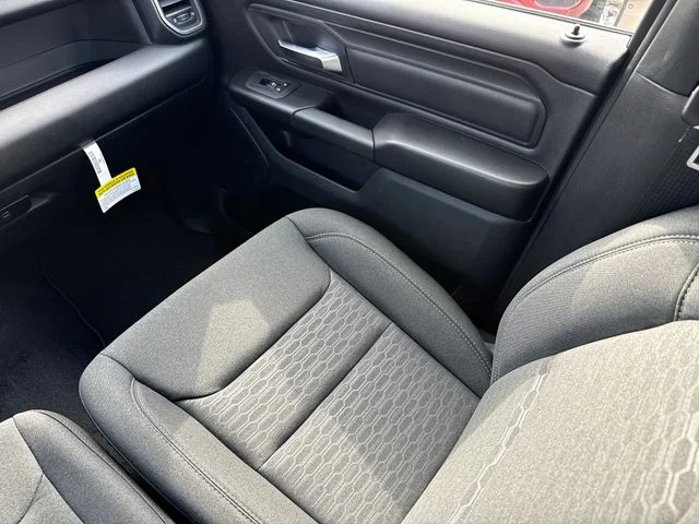 2026 RAM 1500 Express - Photo 16