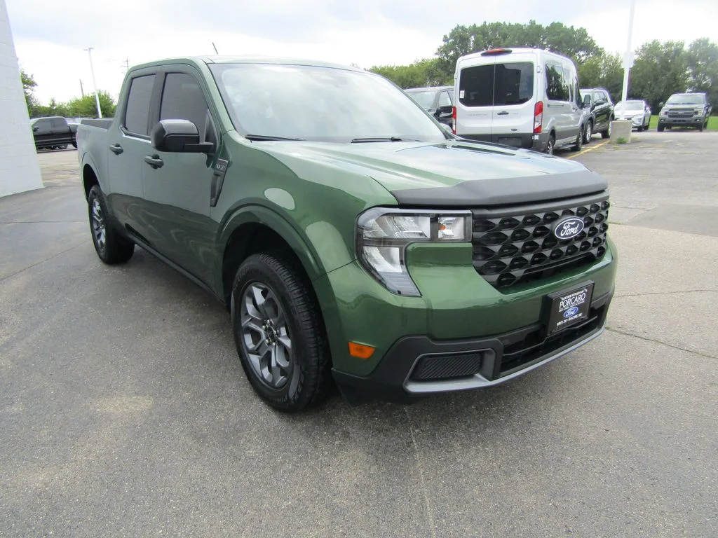 Used 2025 Green Ford XLT image 12