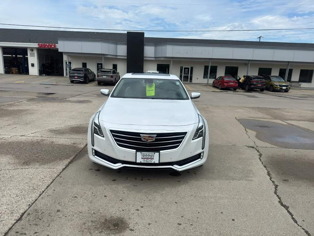Used 2017 Crystal White Tricoat Cadillac Premium Luxury AWD image 3