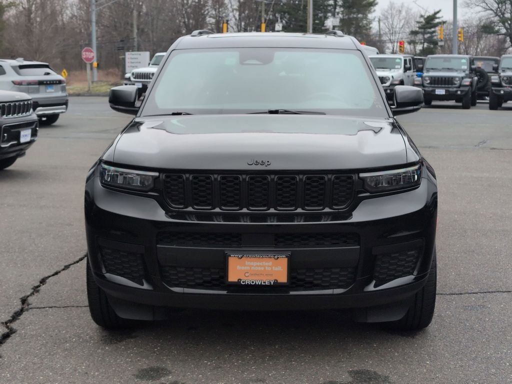 Used 2023 Black Jeep Altitude image 7