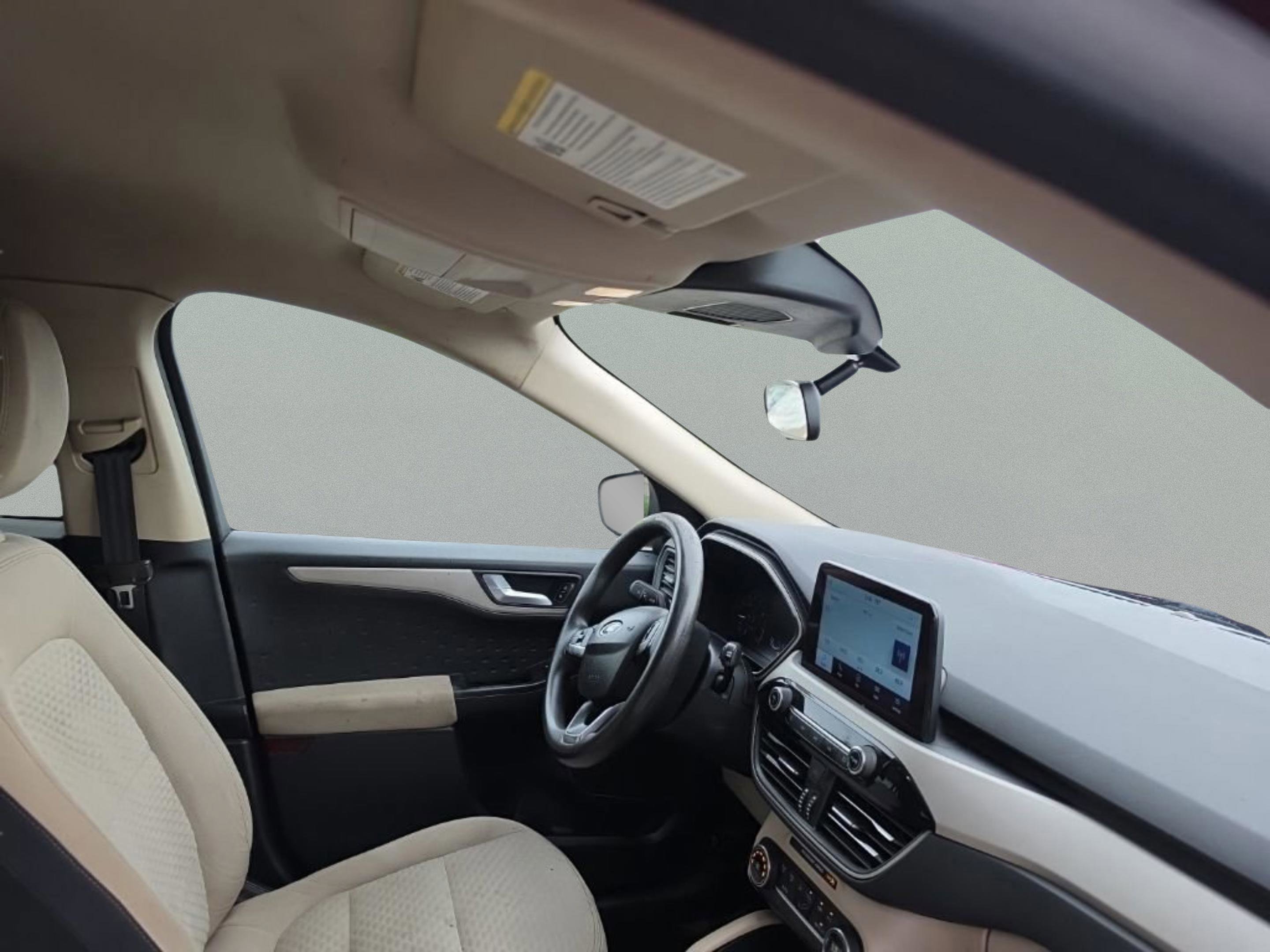 Used 2020 Red Ford SE image 28