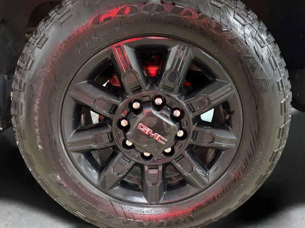 Certified Used 2024 Sterling Metallic GMC AT4 image 31