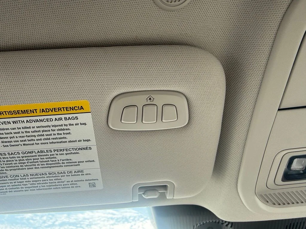 Used 2025 White Ford Platinum image 31