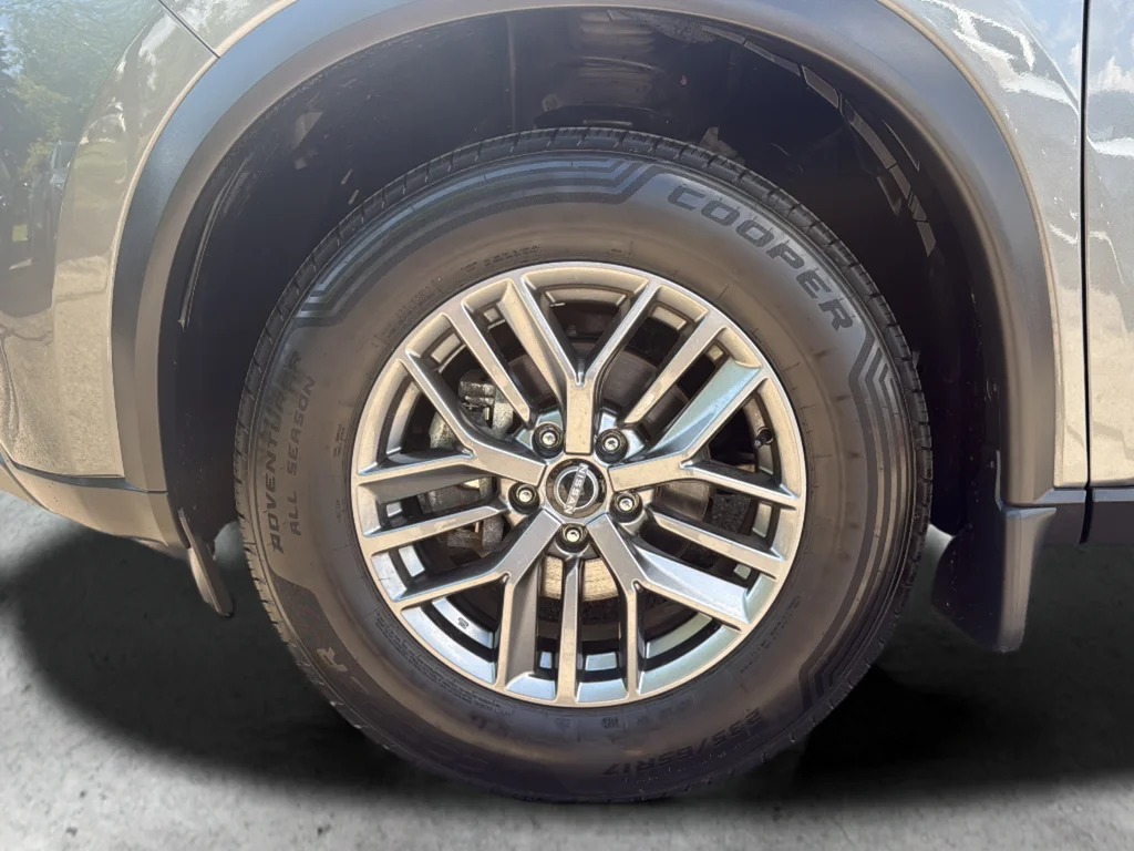Used 2023 Gray Nissan S image 38
