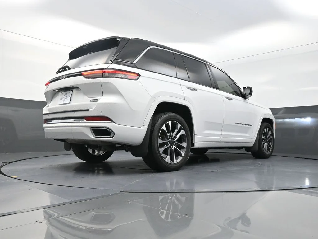Used 2024 White Jeep Overland image 30