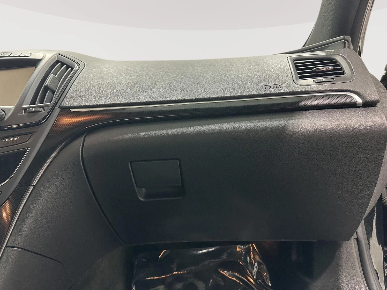 Used 2015 BLACK DIAMOND TRICOAT Buick GS image 28
