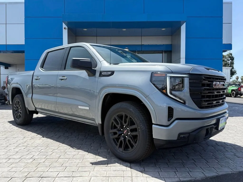 New 2026 Sterling Metallic GMC Elevation image 4