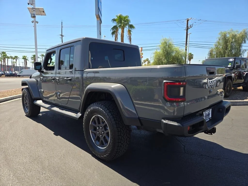 Used 2021 Sting-gray Clearc Jeep Overland image 4