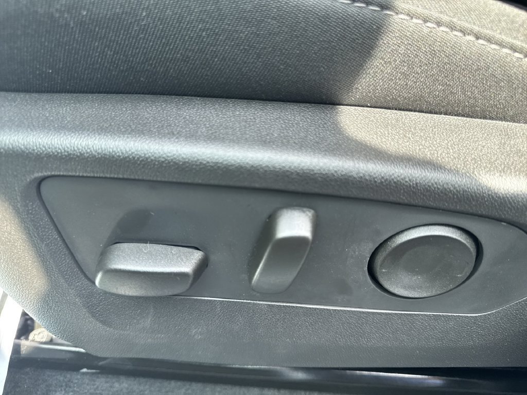 New 2026 Summit White GMC Elevation image 18
