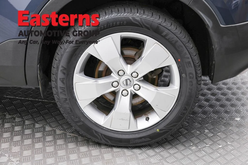 Used 2021 Gray Volvo Momentum image 8