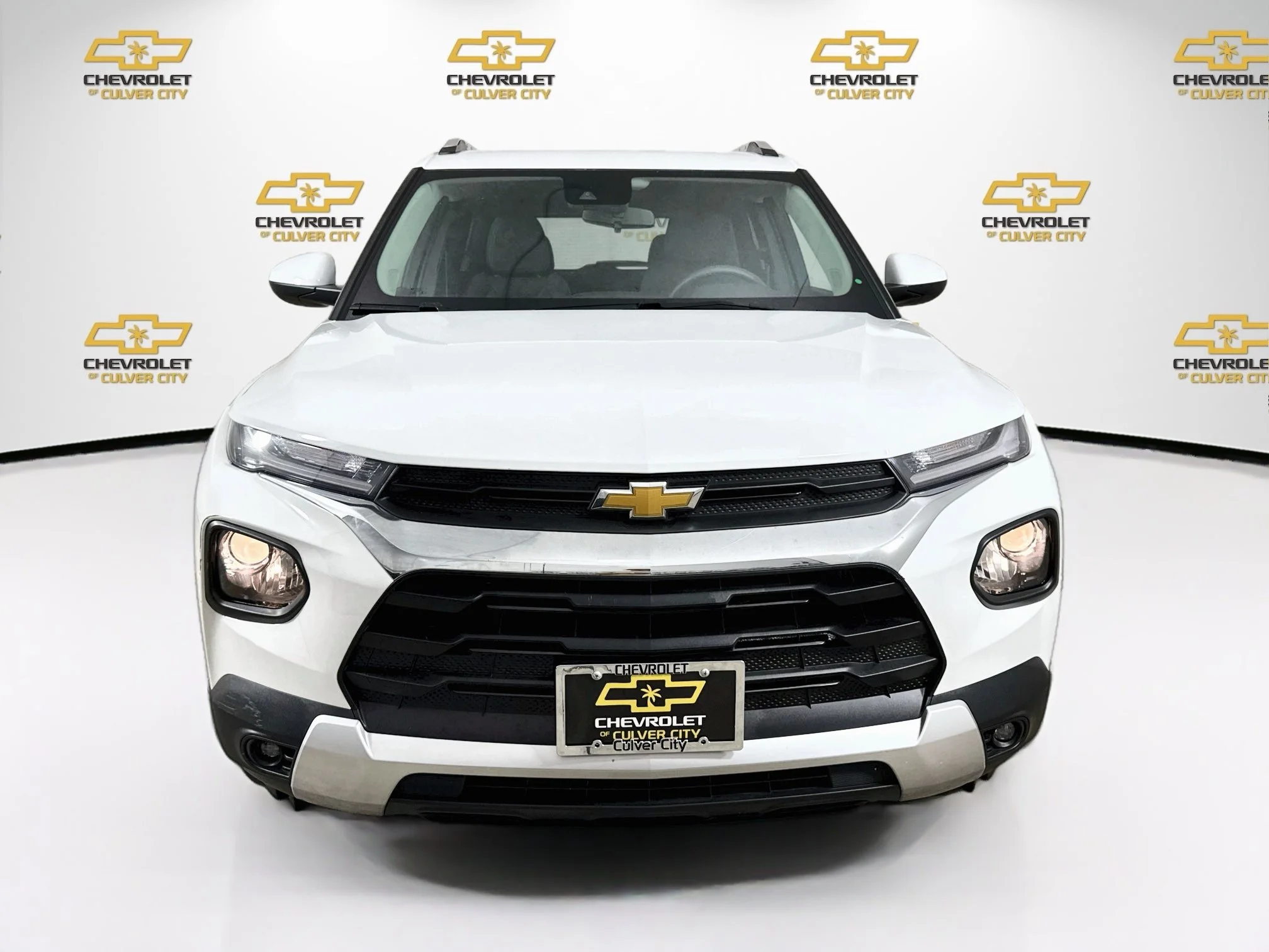 Used 2023 Summit White Chevrolet LT image 2