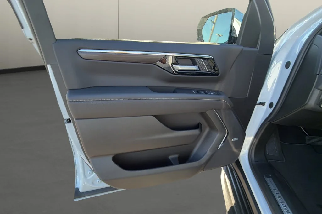 New 2027 Polar White Tricoat Chevrolet Premier image 14