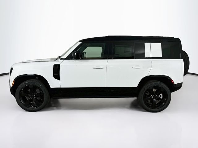 New 2026 White Land Rover X-Dynamic SE image 8