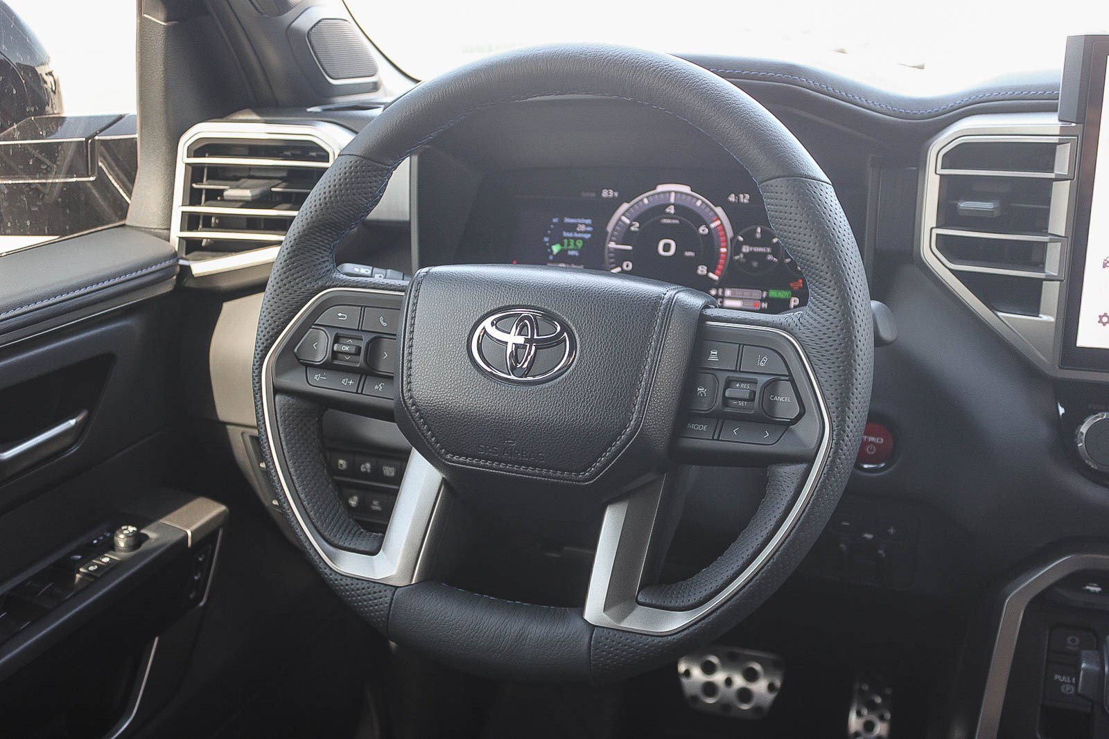 2026 Toyota Sequoia Platinum - Photo 17