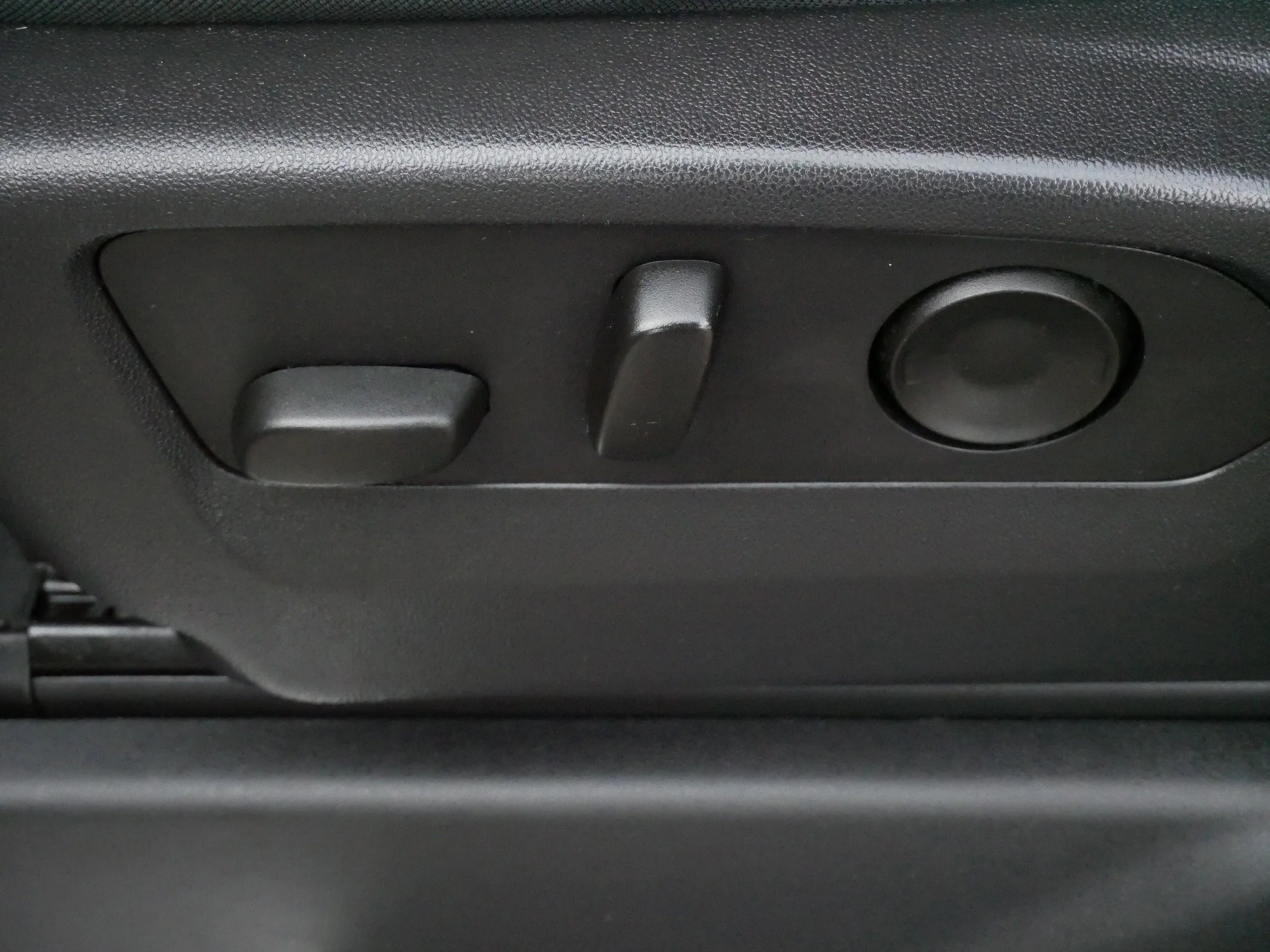 Used 2023 Onyx Black GMC Elevation image 20
