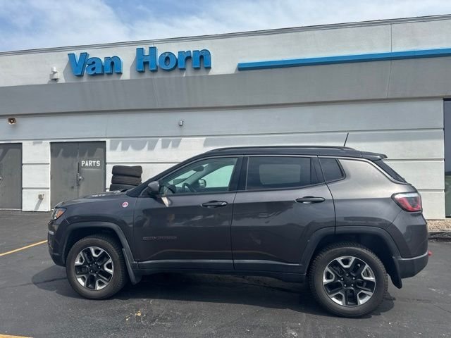 Used 2018 Granite Crystal Metallic Clearcoat Jeep Trailhawk image 2