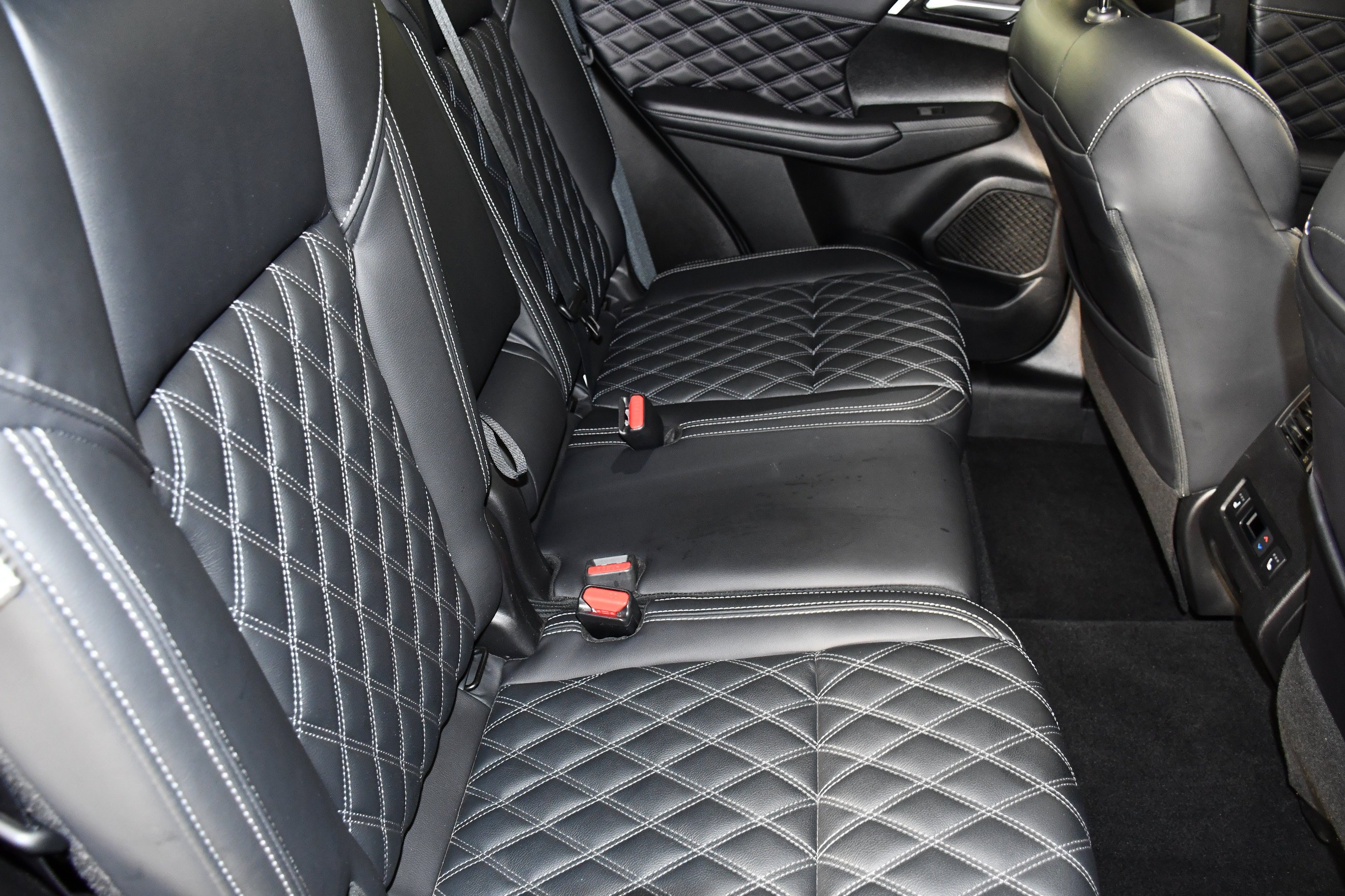 2024 Mitsubishi Outlander SEL - Photo 44