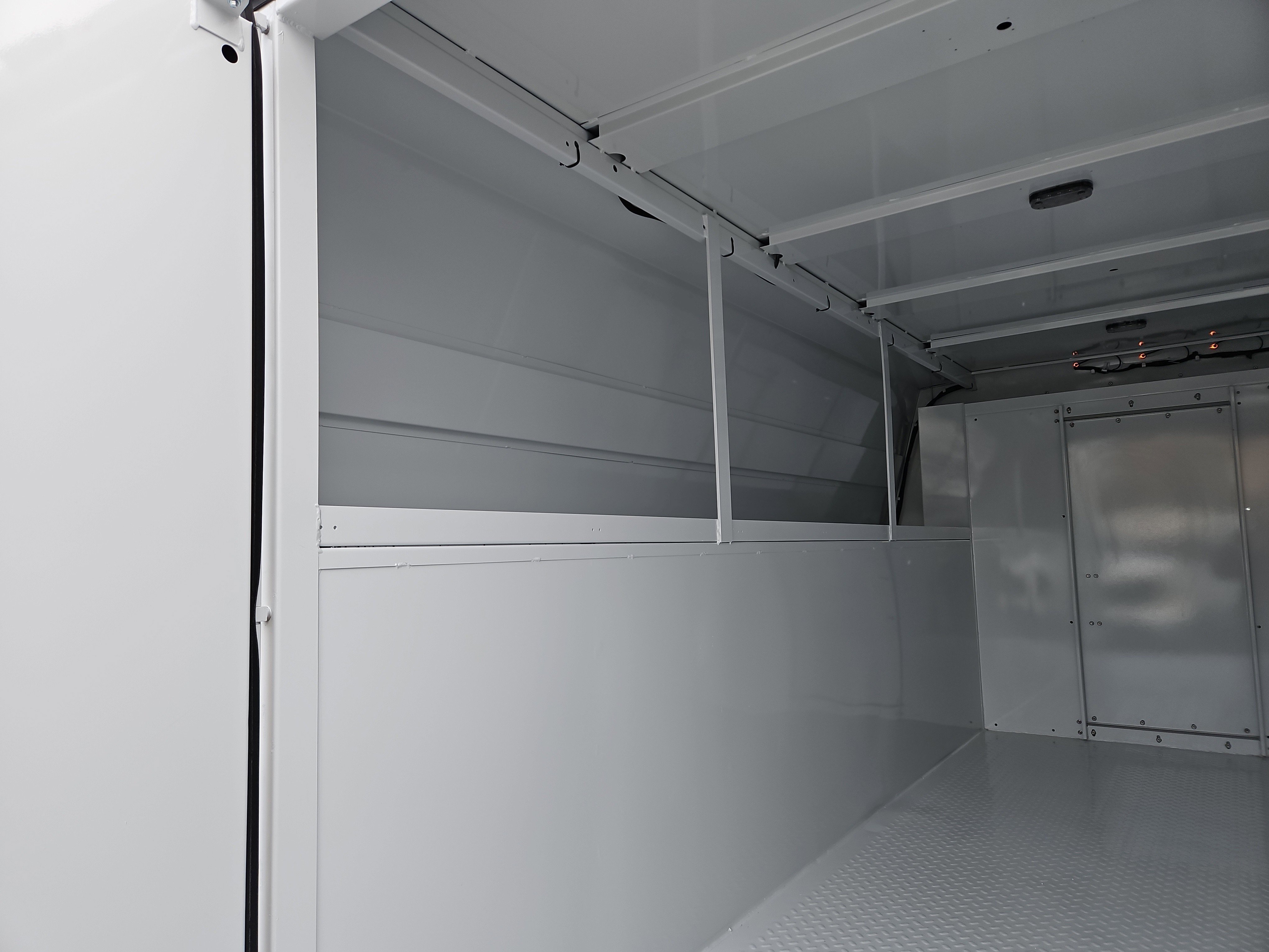 New 2026 Summit White Chevrolet 1WT image 21