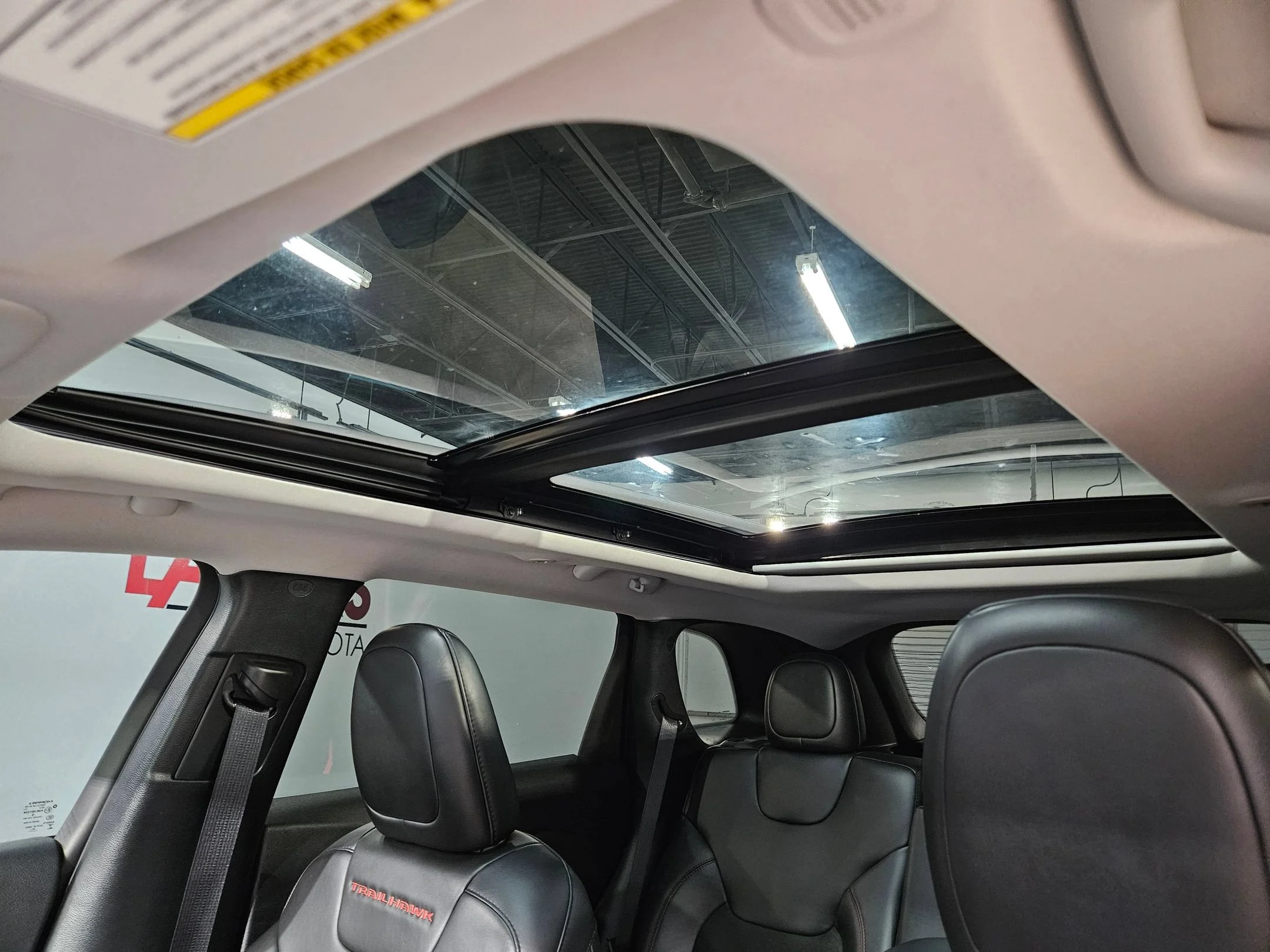 Used 2021 Bright White Clearcoat Jeep Trailhawk image 25