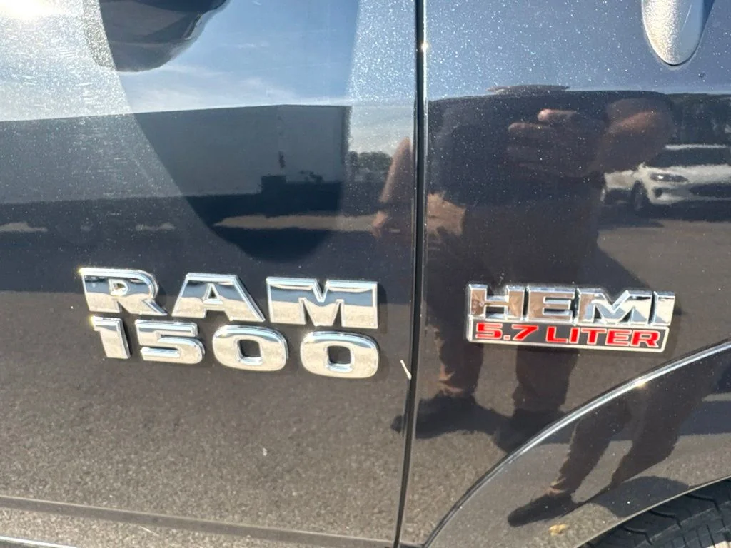 Certified Used 2018 Brilliant Black Crystal Pearlcoat Ram Laramie image 45