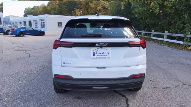 2027 Chevrolet Bolt LT - Photo 7
