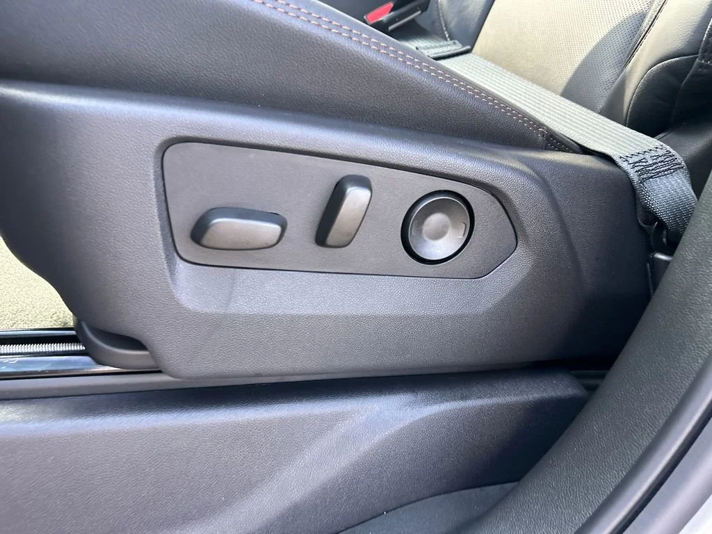 New 2026 Sterling Metallic GMC AT4 image 18