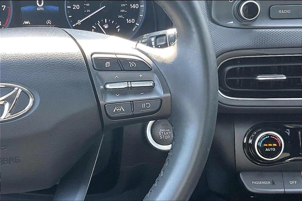 Used 2022 Silver Hyundai SEL image 22