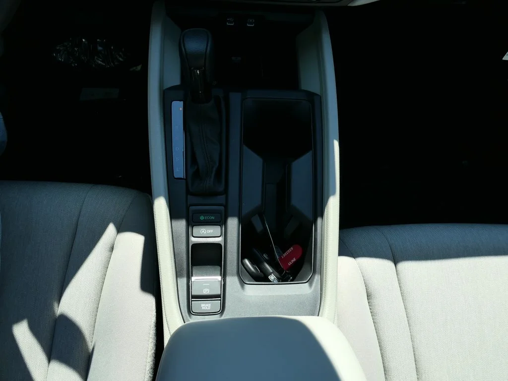New 2026 Platinum White Pearl Honda LX image 24