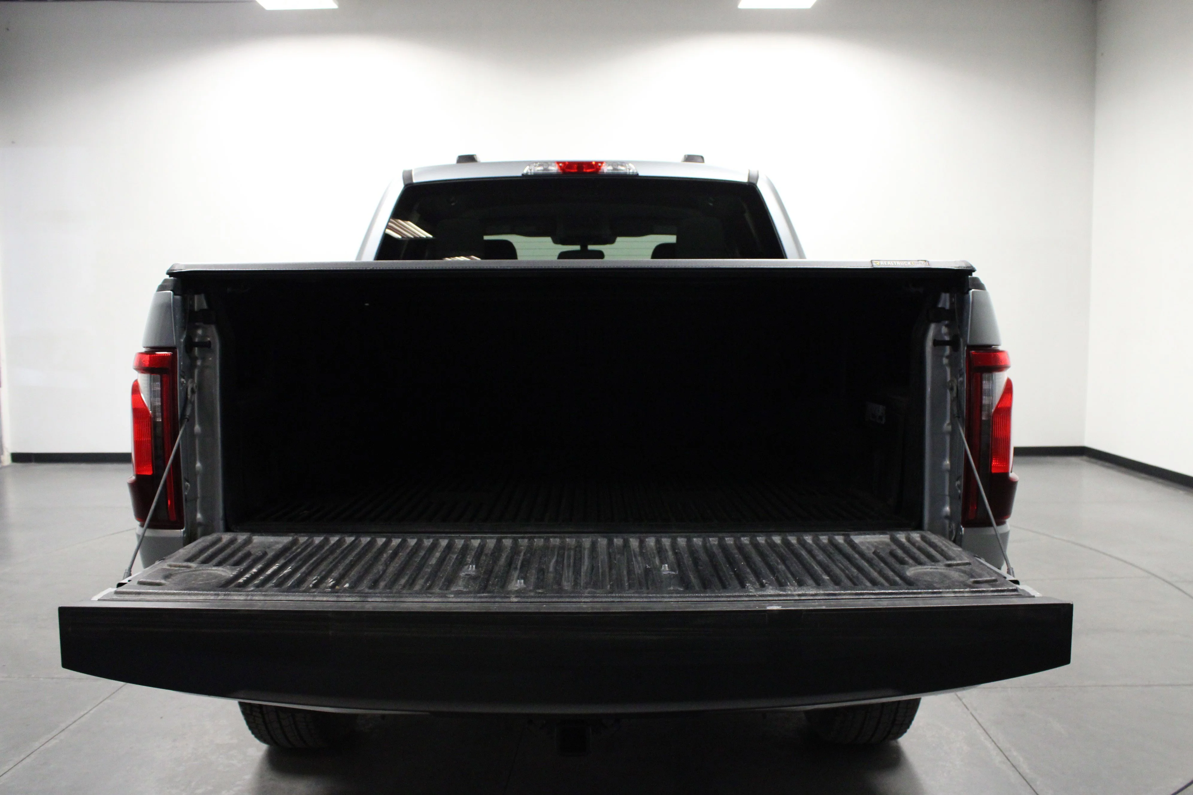 Used 2025 Iconic Silver Metallic Ford XLT image 14