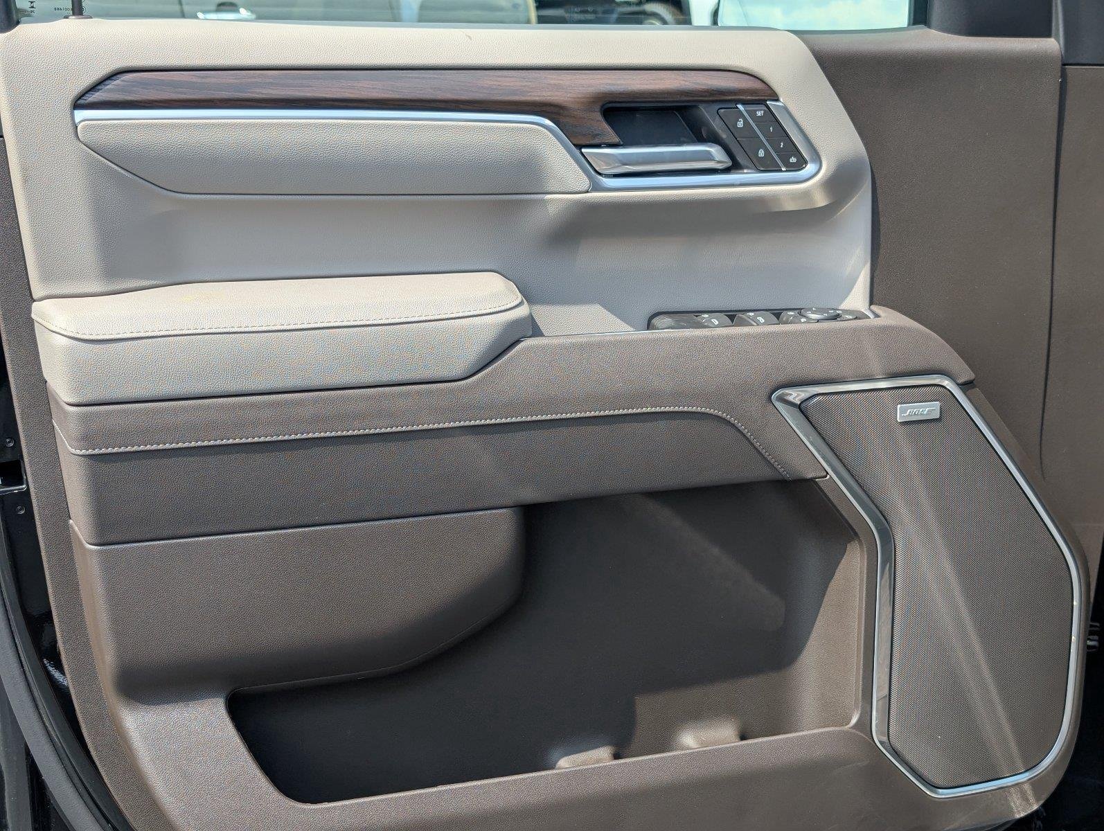 New 2026 Onyx Black GMC SLT image 14