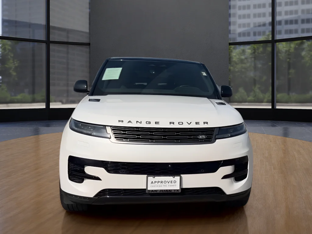 Used 2024 White Land Rover SE image 2