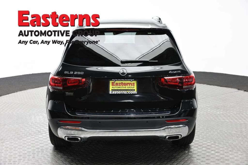 Used 2022 Black Mercedes-Benz GLB 250 image 4