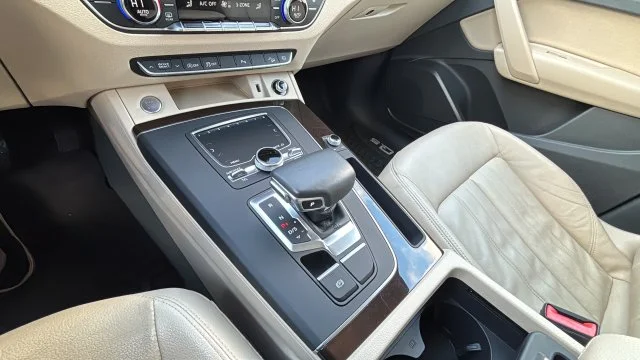 Used 2018 Gray Audi 2.0T image 14