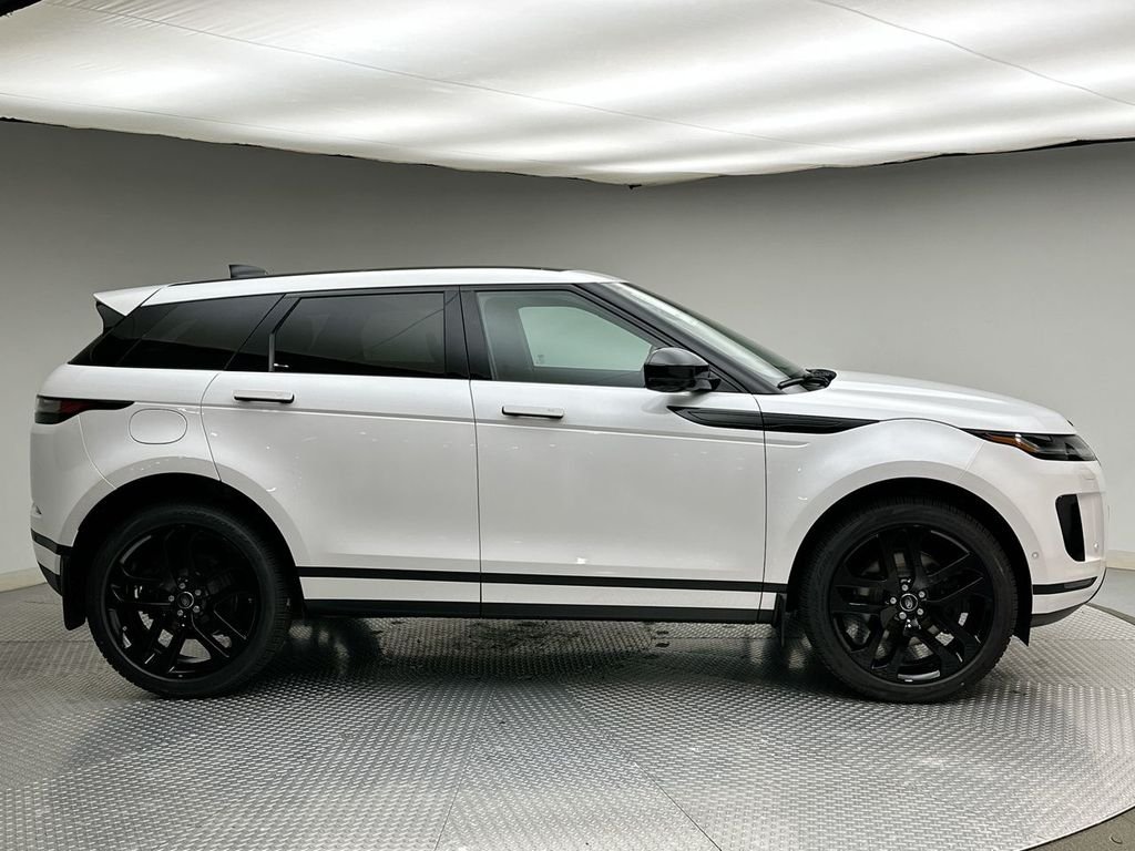 New 2026 Ostuni Pearl White Land Rover S image 4