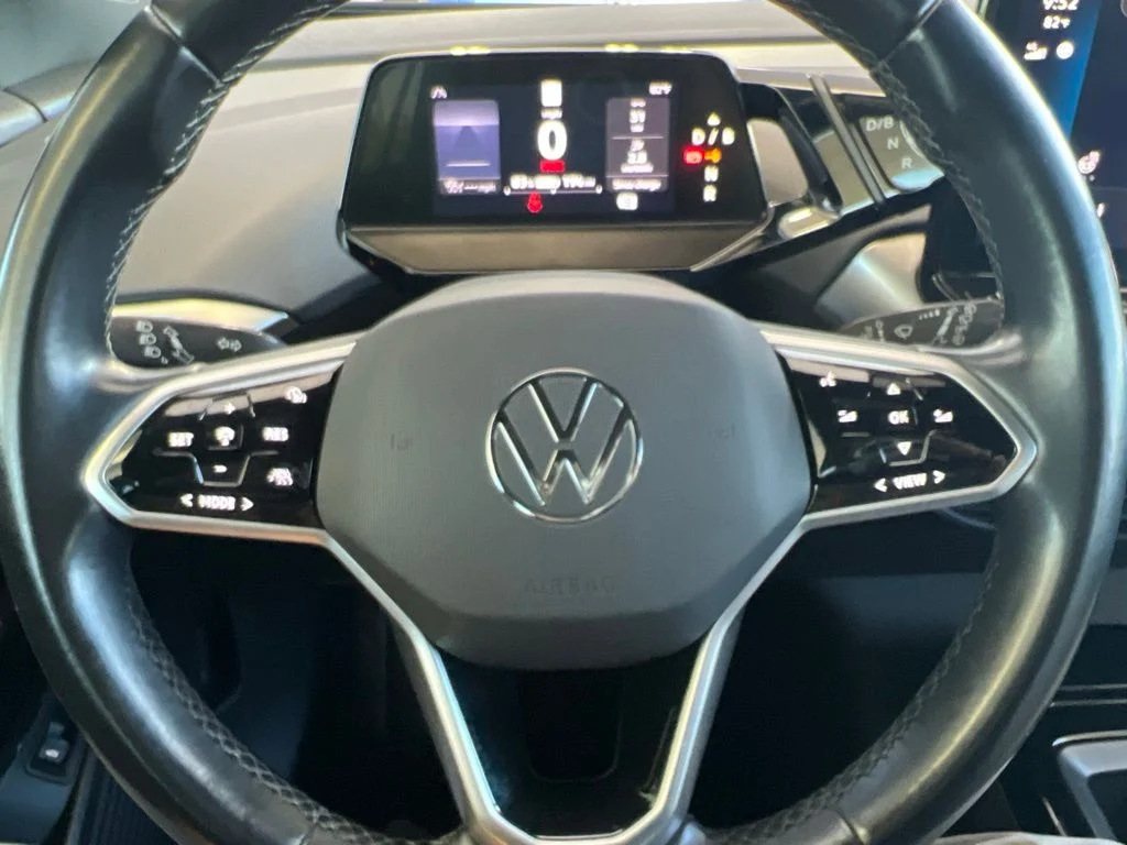 Used 2022 Blue Volkswagen Pro S image 35