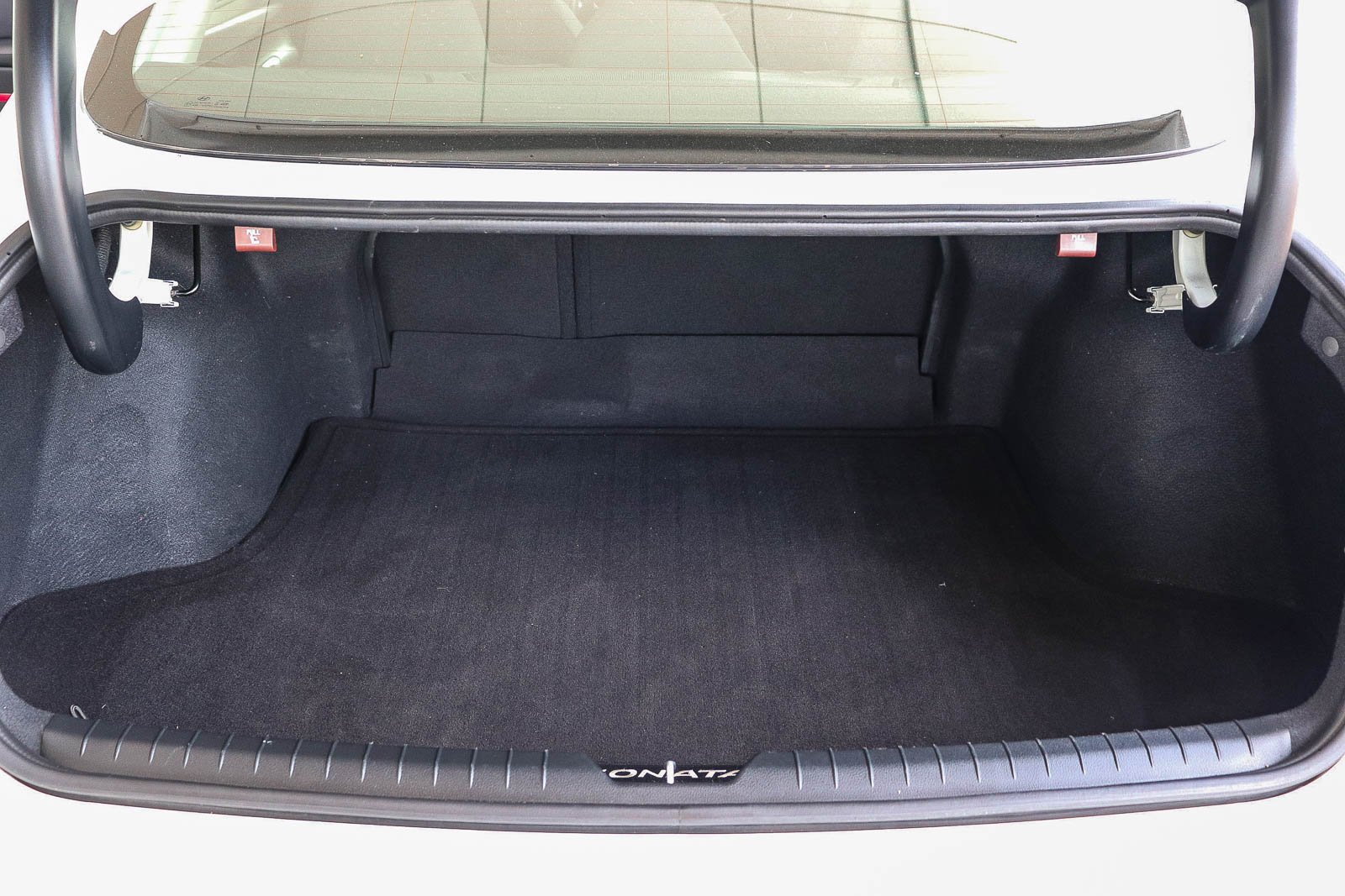 Used 2023 Serenity White Hyundai SEL image 30